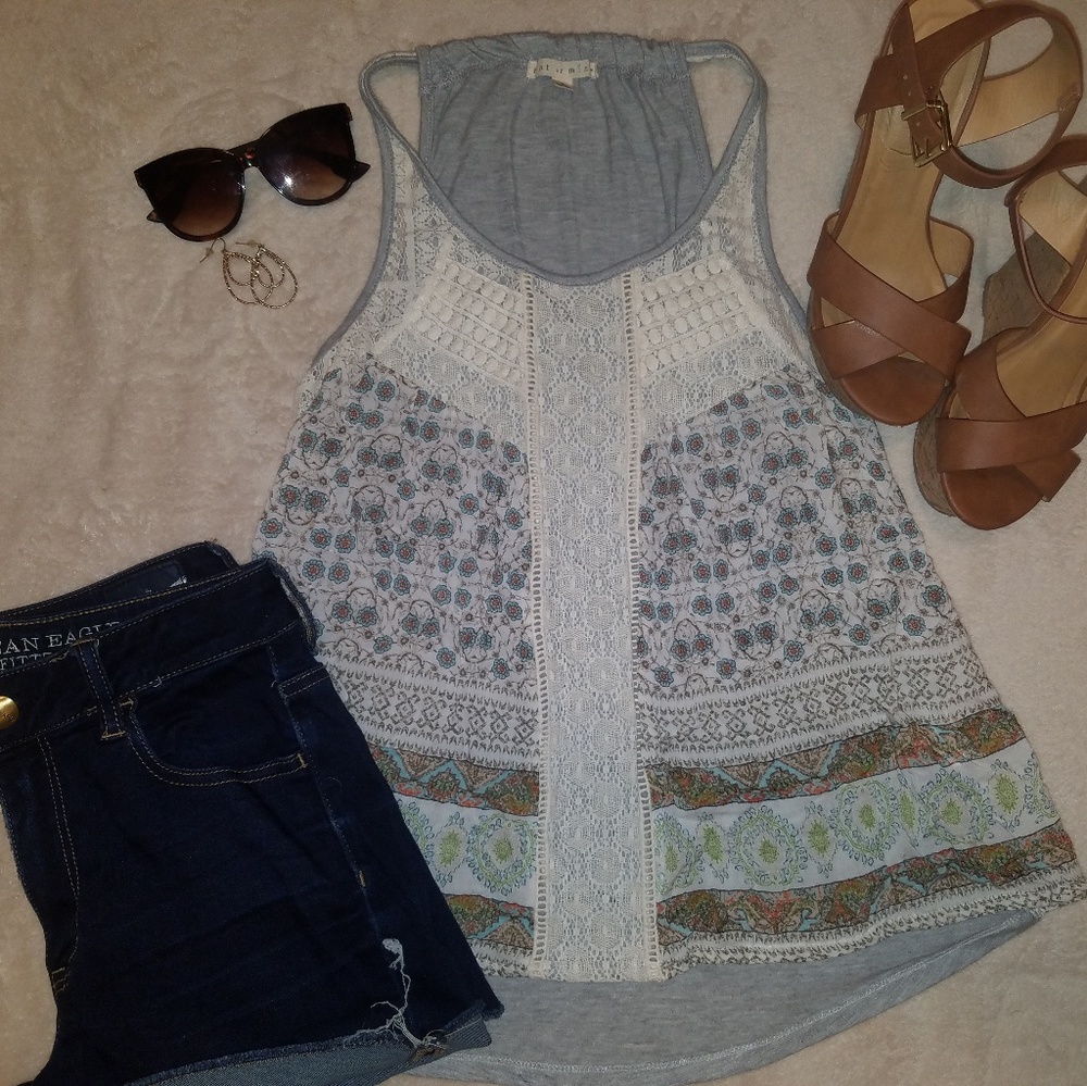 Pattern and lace gray tank
